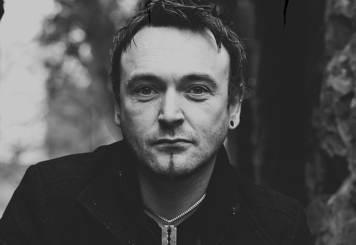 TONY TRACEY<br/><span class='smallbold'> -  BASS & VOCALS</span>